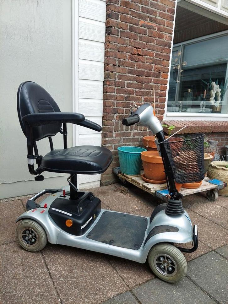 Opklapbare demontabele scootmobiel met nwe accu, Diversen, Brommobielen en Scootmobielen, Gebruikt, 15 km of minder, 10 km/u of minder