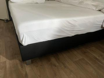 Tweepersoonsbed 140x200 incl Emma matras beschikbaar voor biedingen