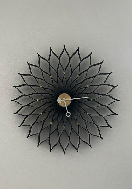 Vitra Sunflower Clock zwarte klok Ø75 cm, Huis en Inrichting, Woonaccessoires | Klokken, Zo goed als nieuw, Ophalen