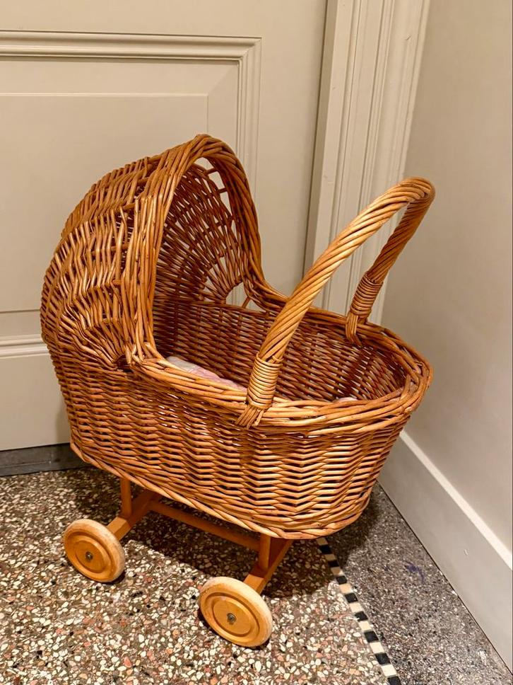 Vintage Rieten Poppenwagen, Kinderen en Baby's, Speelgoed | Poppen, Gebruikt, Overige typen, Ophalen