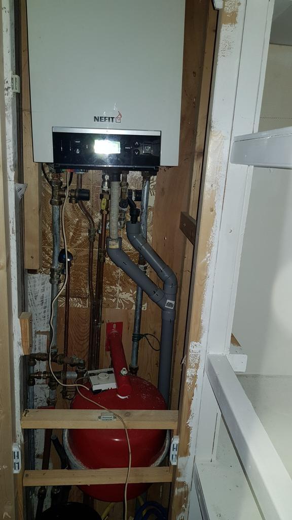 Compacte Nefit CV ketel op propaan, Doe-het-zelf en Verbouw, Verwarming en Radiatoren, Gebruikt, Cv-ketel of Combi-ketel, 30 tot 80 cm