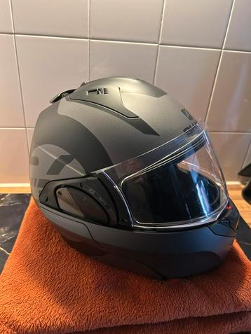 Shark systeem helm model kedje beschikbaar voor biedingen