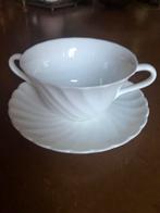 Wedgwood soepkop met schotel Bone China, Huis en Inrichting, Keuken | Servies, Ophalen of Verzenden, Zo goed als nieuw, Wedgwood