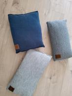 3 sierkussens van knit factory (blauw, grijs), Huis en Inrichting, Woonaccessoires | Kussens, Zo goed als nieuw, Ophalen