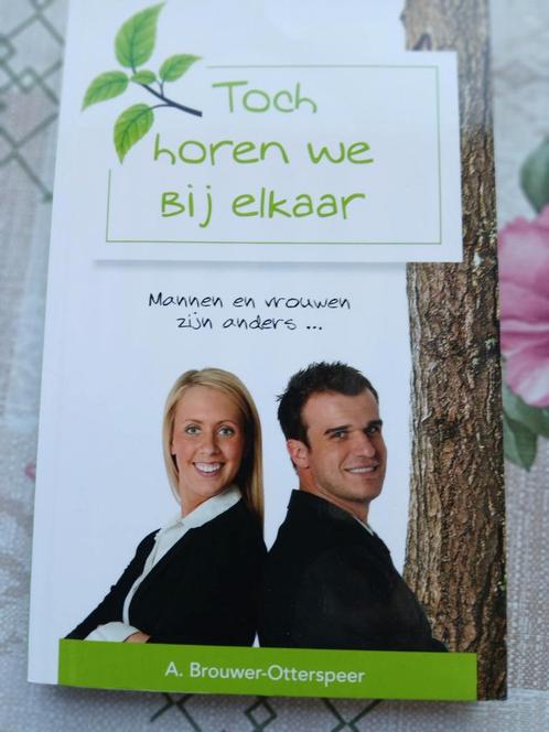 A. Brouwer-Otterspeer - Toch horen we bij elkaar, Boeken, Godsdienst en Theologie, Zo goed als nieuw, Ophalen of Verzenden