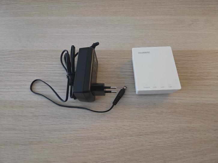 ONT: Huawei optixstar hg8010hv6-10, Computers en Software, Routers en Modems, Zo goed als nieuw, Ophalen of Verzenden