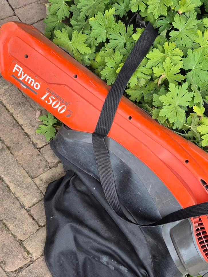 Flymo Gardenvac Bladblazer/Zuiger - Krachtig!, Tuin en Terras, Bladblazers, Gebruikt, Handgedragen, Elektrisch, Met opvangzak