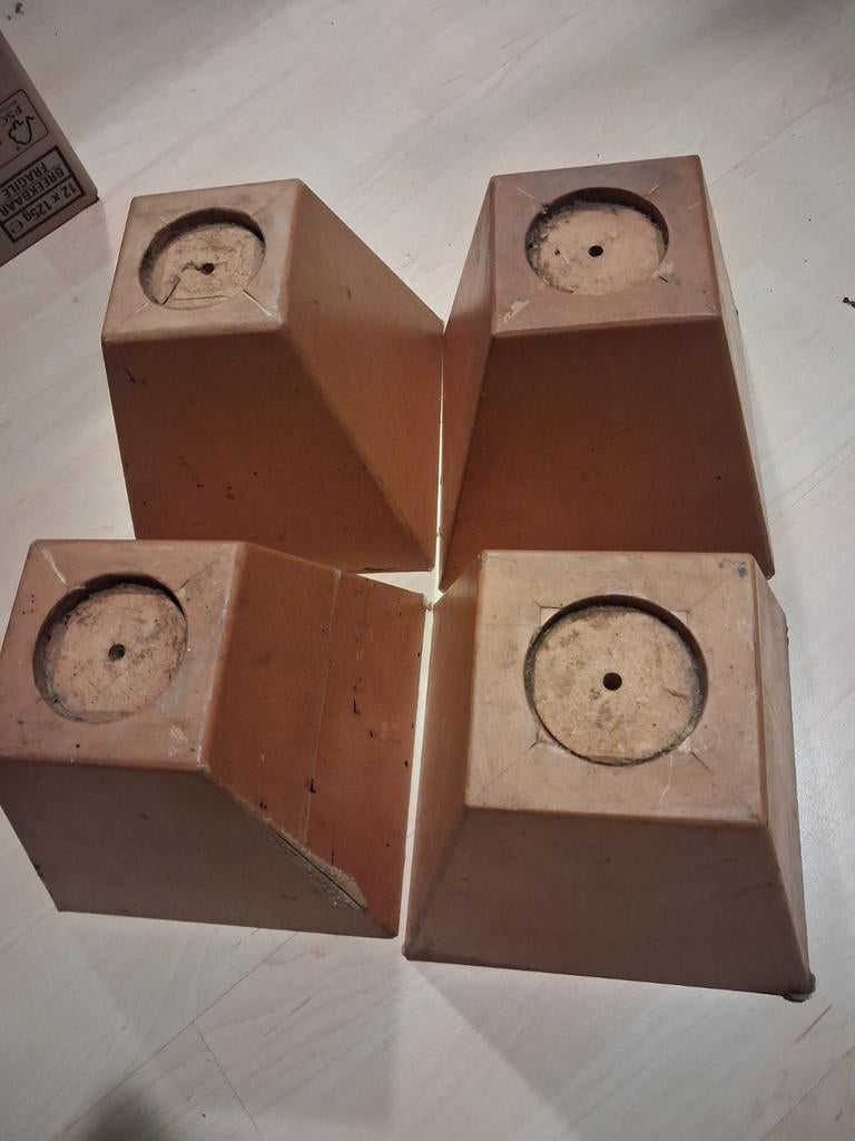 Stevige Bedverhogers 18.cm breed 16.cm hoog 9x9 cm boven, Ophalen, Eenpersoons, Hoogslaper, Minder dan 160 cm