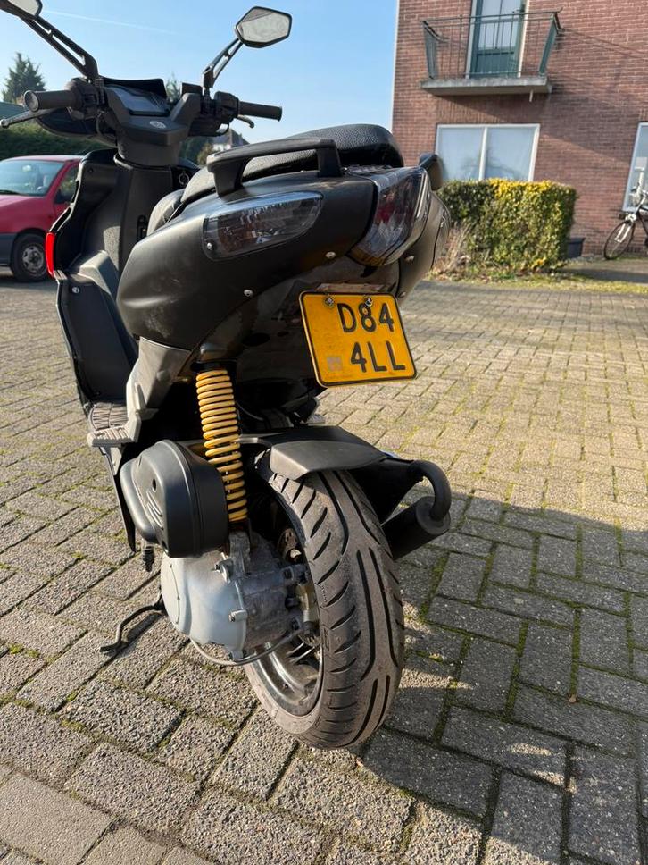 Aprilia sr factory piaggio, Fietsen en Brommers, Scooters | Aprilia, Zo goed als nieuw, SR 50, Benzine, Ophalen of Verzenden