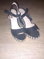 Tata sleehak maat 38, Ophalen of Verzenden, Zo goed als nieuw, Sandalen of Muiltjes