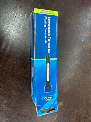 Drijvende thermometer beschikbaar voor biedingen