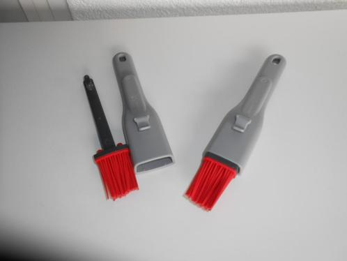 Tupperware in(uit)- schuifbare siliconen borstel-kwast NIEUW, Huis en Inrichting, Keuken | Tupperware, Nieuw, Overige typen, Rood