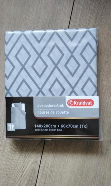 1-persoons dekbedovertrek 140x200,  wit/grijs. beschikbaar voor biedingen