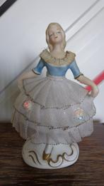 Vintage beeldje Ballerina Danseres met kanten rok, Ophalen, Zo goed als nieuw, Mens