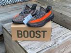 Yeezy Boost 350 V2 Carbon Beluga - Maat 44 - Nieuw, Overige kleuren, Nieuw, Ophalen of Verzenden, Sneakers of Gympen