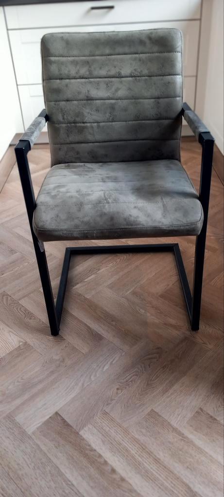 4 mooie eetkamerstoel - Stijlvol en comfortabel!, Huis en Inrichting, Stoelen, Ophalen of Verzenden