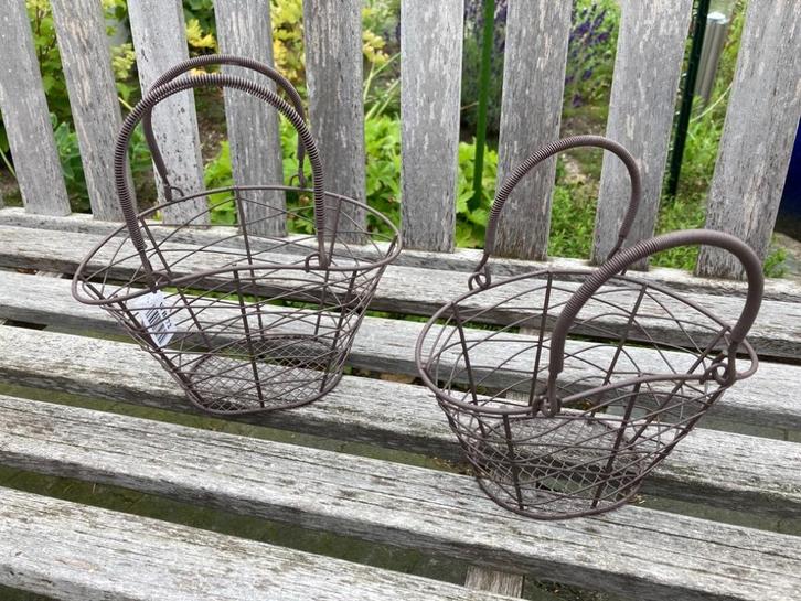 SUPER LEUKE METALEN MANDJES SET VAN GAAS IN ROESTBRUIN, Huis en Inrichting, Woonaccessoires | Schalen en Manden, Nieuw, Mand, Overige vormen