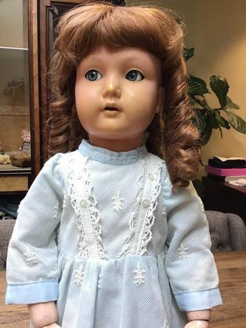 Antieke K&R rare 717 met celluloid hoofdje en flirtoogjes  beschikbaar voor biedingen
