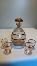 Oude karaf met 4 borrelglaasjes zachtroze zilver streepje, Antiek en Kunst, Ophalen of Verzenden