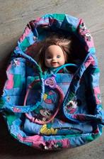 Pop met accessoires, Disney reiswieg en meisjestasjes., Ophalen, Gebruikt, Babypop
