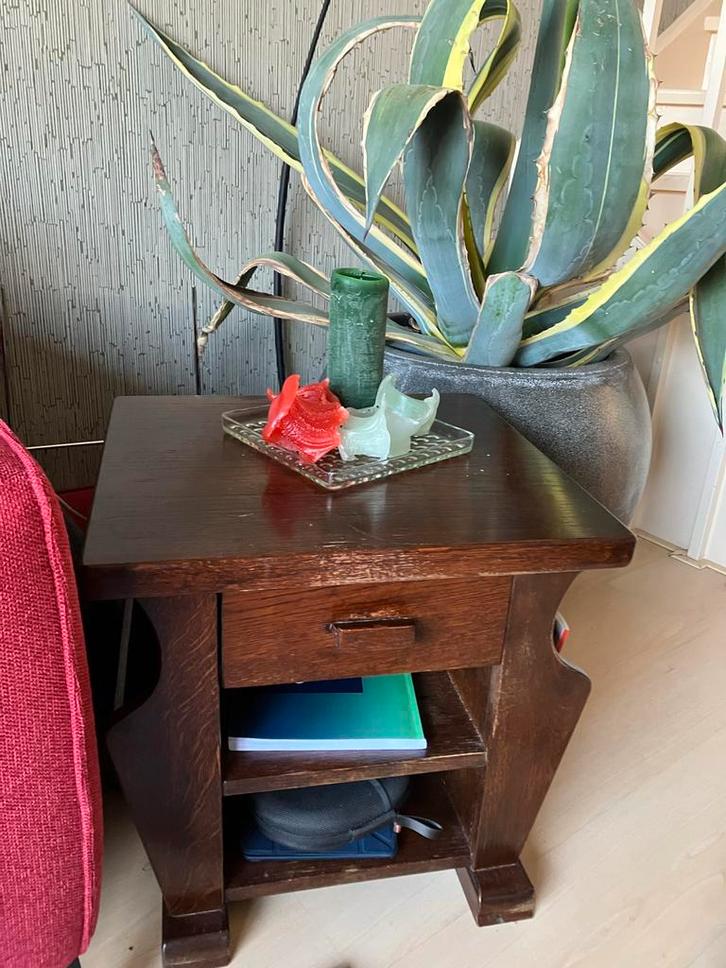 Leuk vintage lectuur kastje / Bijzettafel, Huis en Inrichting, Woonaccessoires | Krantenbakken en Lectuurbakken, Gebruikt, Ophalen
