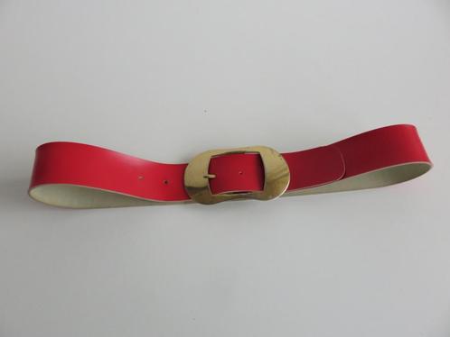 Vintage brede rode riem met goudkleurige gesp 75, Kleding | Dames, Riemen en Ceinturen, Zo goed als nieuw, Heupriem, Minder dan 80 cm