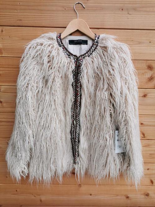 ZARA fluffy jas mt. M, Kleding | Dames, Jasjes, Kostuums en Pakken, Nieuw, Jasje, Maat 38/40 (M), Beige, Verzenden