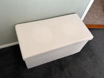 Te koop teddy poefje beschikbaar voor biedingen