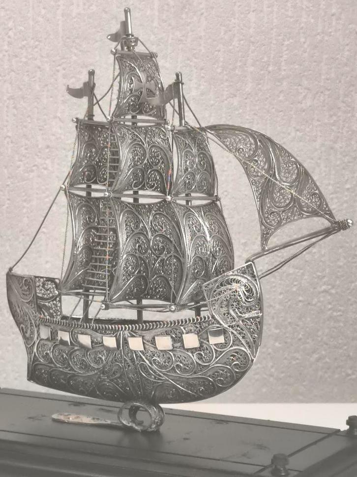 Antiek zilver filigrain schip op houten sokkel, Antiek en Kunst, Antiek | Goud en Zilver, Zilver, Ophalen of Verzenden