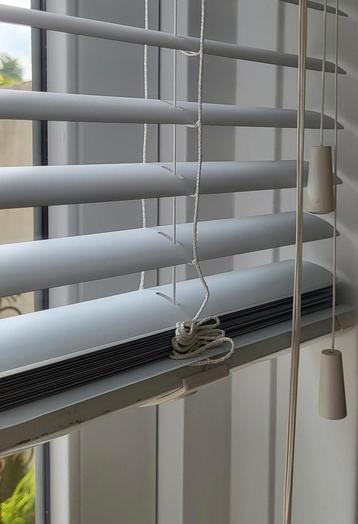 Brede Luxaflex, smal deel beschikbaar voor biedingen