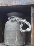 antieke BRUINE NEPALESE KAN/KRUIK met TOUW, model 1, Antiek en Kunst, Ophalen of Verzenden