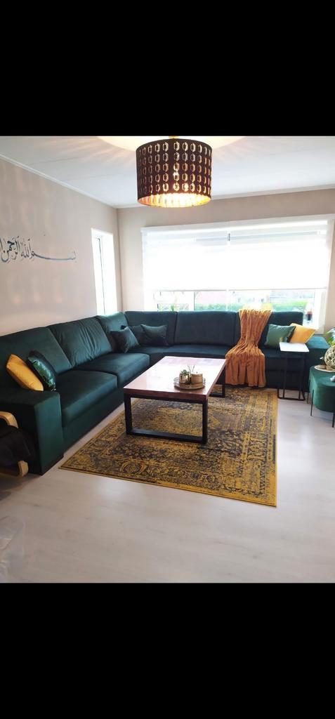 Luxe groene velvet hoekbank – XL 350x330 – waterafstotend, Huis en Inrichting, Banken | Complete zithoeken, Zo goed als nieuw