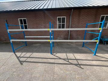 Stelling Garage werkplaats berging 1,50m hoog 2 m. br 1m die beschikbaar voor biedingen