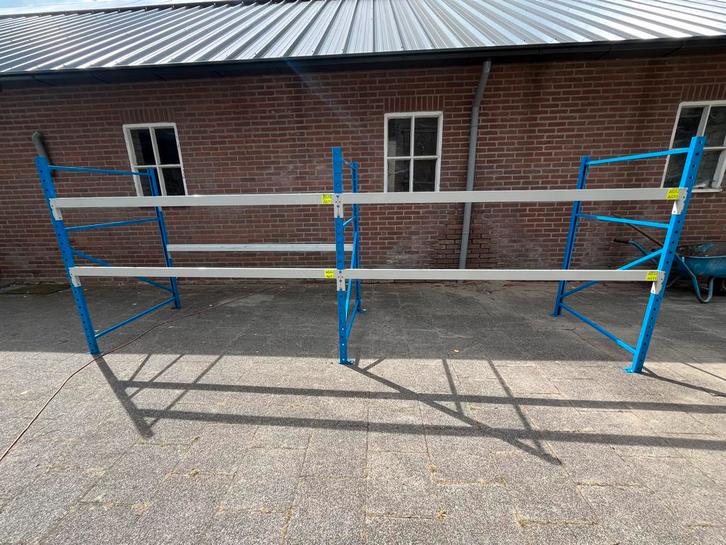 Stelling Garage werkplaats berging 1,50m hoog 2 m. br 1m die, Tuin en Terras, Bergingen en Tuinkasten, Gebruikt, Containerberging
