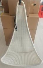 Witte rotan hangstoel, Huis en Inrichting, Stoelen, Ophalen, Wit, Zo goed als nieuw, Eén