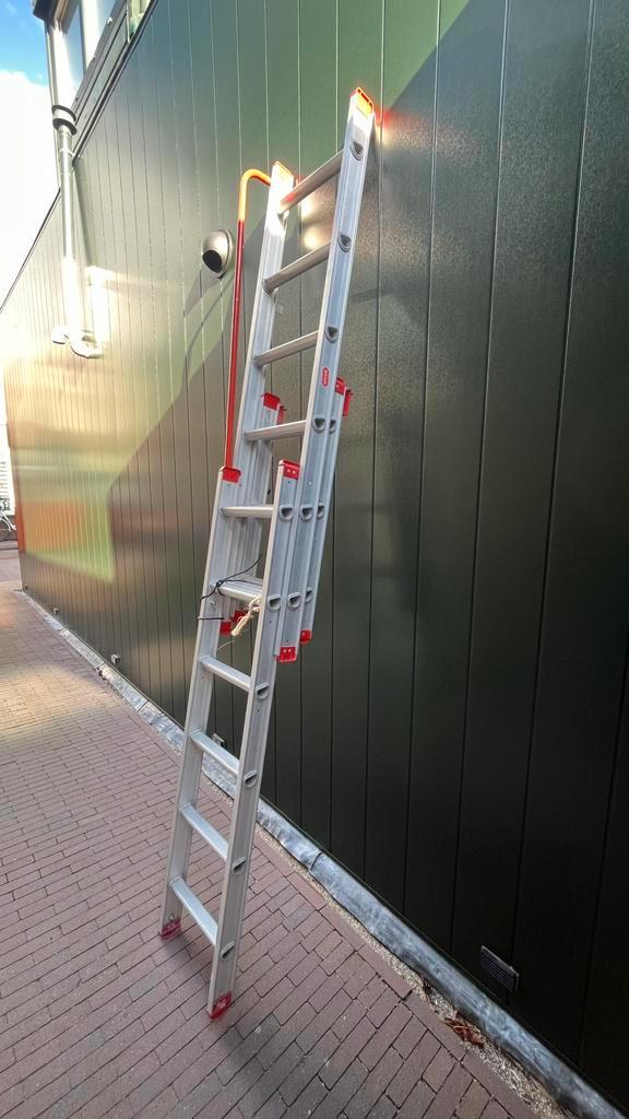Altrex ladder (3-delig), Doe-het-zelf en Verbouw, Ladders en Trappen, Gebruikt, Ladder, 2 tot 4 meter, Opvouwbaar of Inschuifbaar