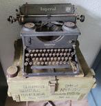 Oude retro vintage Imperial typemachine, Ophalen