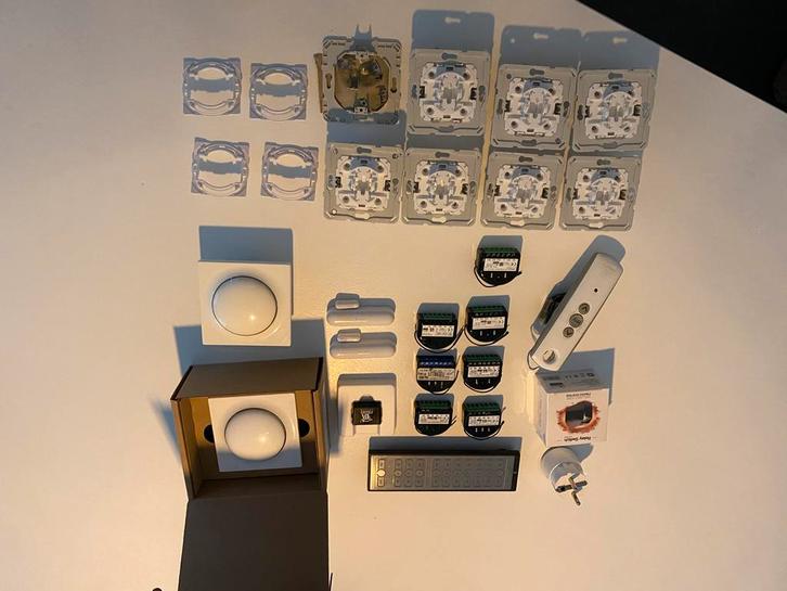 Fibaro componenten dimmer/switch etc., Hobby en Vrije tijd, Elektronica-componenten, Zo goed als nieuw, Ophalen of Verzenden