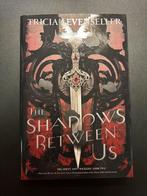 The Shadows Between Us - Tricia Levenseller, Boeken, Ophalen of Verzenden, Zo goed als nieuw
