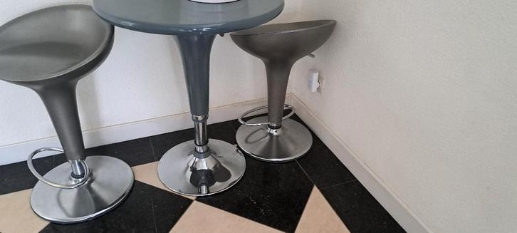 2x Magis Bombo barkruk, Huis en Inrichting, Barkrukken, Gebruikt, 60 tot 90 cm, 2 krukken, In hoogte verstelbaar, Ophalen