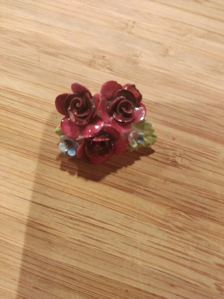 Vintage Broche met Rode Rozen, Sieraden, Tassen en Uiterlijk, Broches, Zo goed als nieuw, Overige materialen, Rood, Minder dan 4 cm