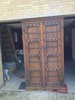 Grote houten kast, Ophalen