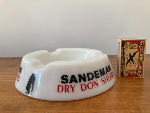 Sandeman wit glazen asbak melkglas Armada Cream vintage, Verzamelen, Rookartikelen, Aanstekers en Luciferdoosjes, Zo goed als nieuw