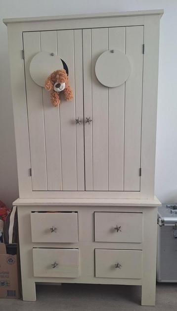 Commode en kast beschikbaar voor biedingen