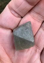 Mooie groene FLUORIET OCTAËDER, Ophalen of Verzenden, Mineraal