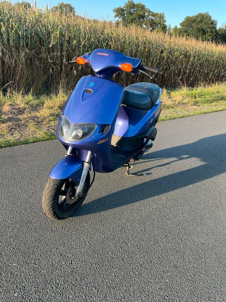 Piaggio zip 2t fastrider/type (geen inruil!), Fietsen en Brommers, Scooters | Piaggio, Zo goed als nieuw, Zip, Benzine, Ophalen