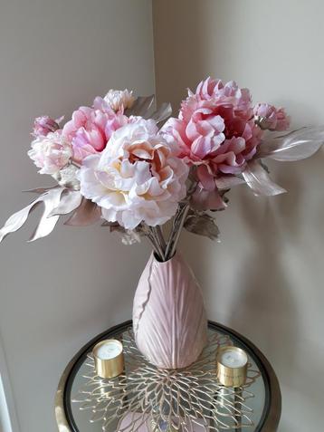 Daan kromhout roze tulp vaas met zijdebloemen. !!25 euro!!!  beschikbaar voor biedingen
