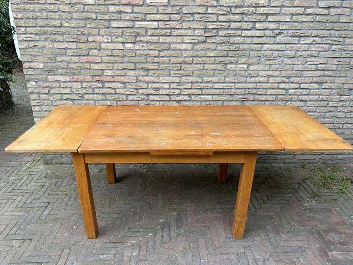 Uitschuifbare houten eettafel, Antiek en Kunst, Antiek | Meubels | Tafels, Ophalen
