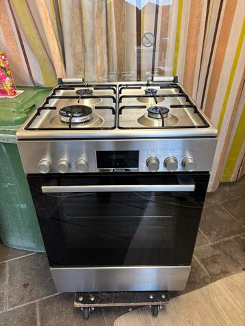 Bosch RVS Gasfornuis - Met Wokbrander - Elektrische Oven beschikbaar voor biedingen