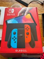 Nintendo switch oled met diverse extra toebehoren, Spelcomputers en Games, Spelcomputers | Nintendo Switch, Ophalen, Zo goed als nieuw